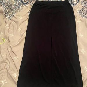 Black skirt. Size large